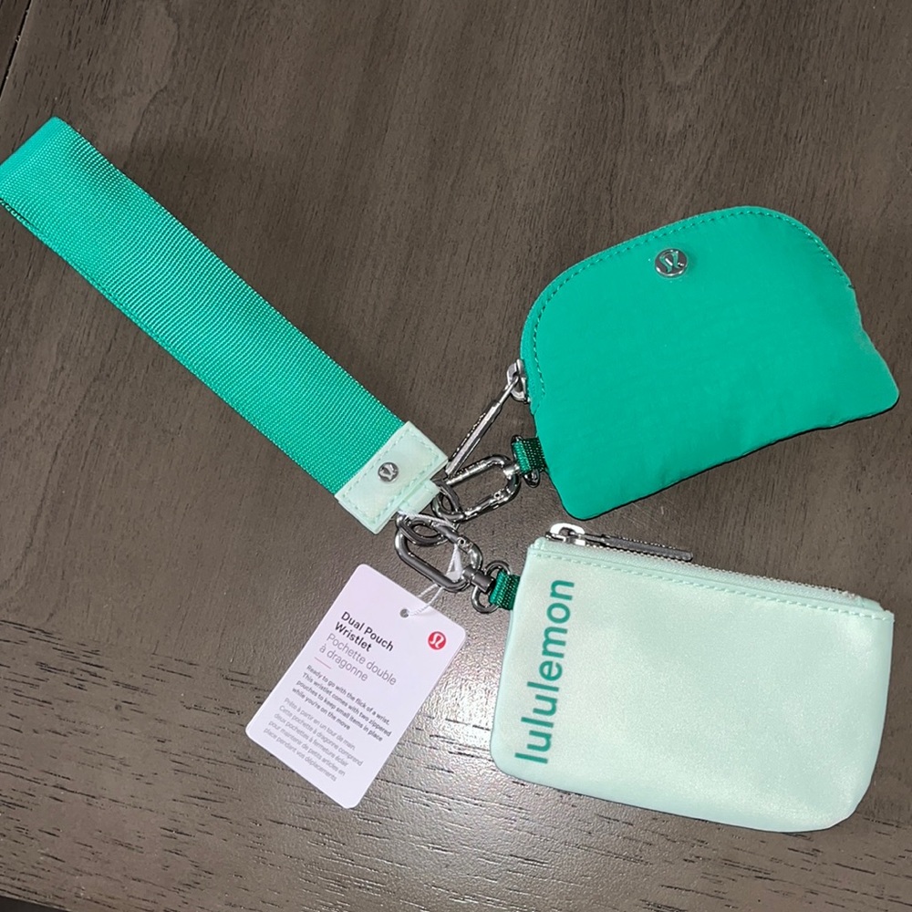 BRAND NEW LULULEMON dual pouch wristlet - emerald ice - NWT